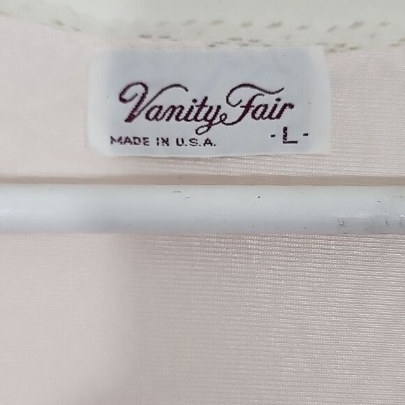 Vanity Fair soft pink and lace with flower details long robe size L - Picture 2 of 9